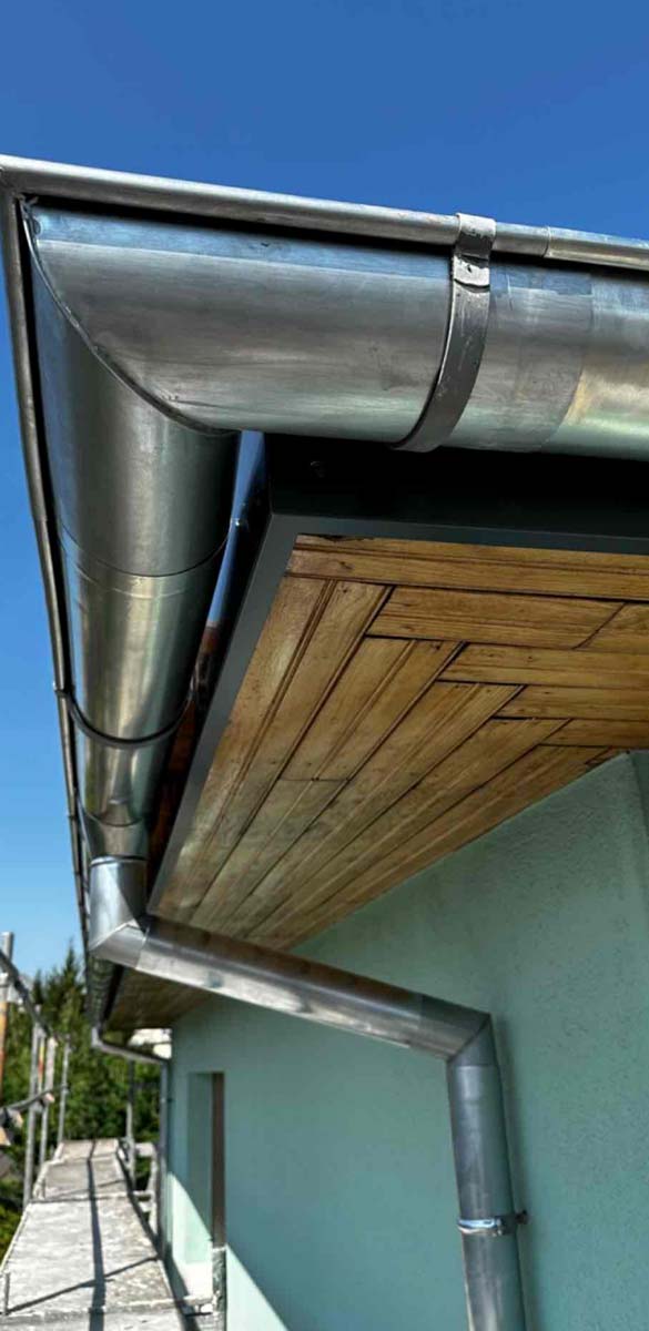 Travaux de Zinguerie : Étanchéité et Finitions Durables pour Votre Toiture à Colmar en Alsace